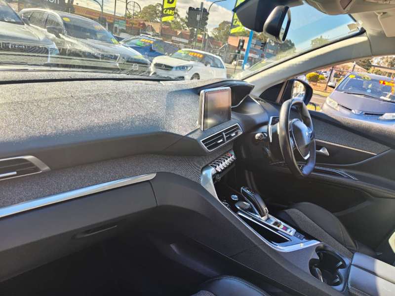 2019 PEUGEOT 3008 ALLURE, Luxury, 76280km, well maintained, $ 16999