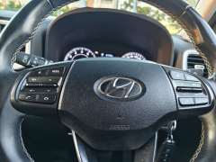 2022 HYUNDAI VENUE ACTIVE, One owner, Under new car warranty, $ 15999