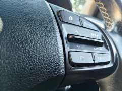 2022 HYUNDAI VENUE ACTIVE, One owner, Under new car warranty, $ 14999