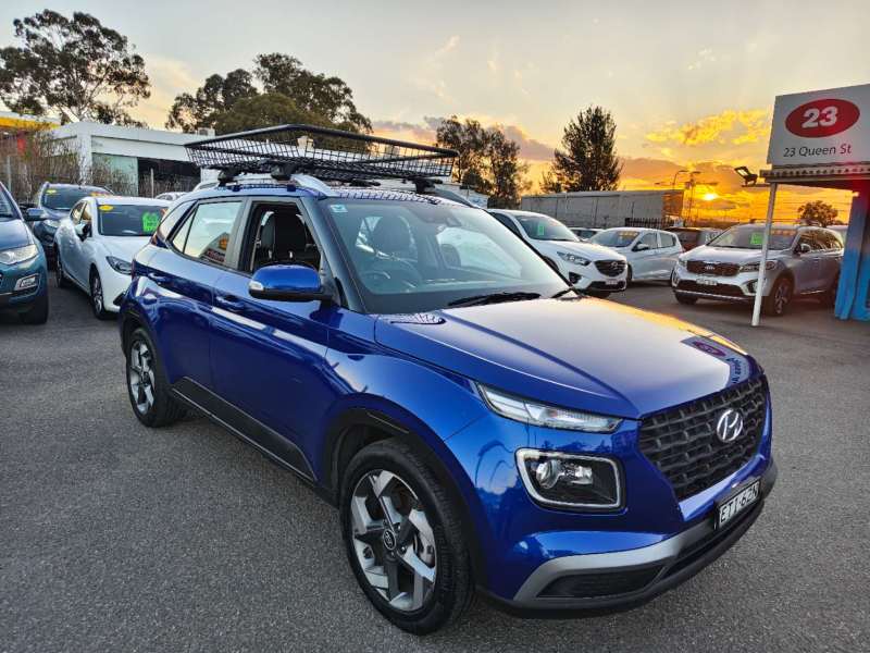 2022 HYUNDAI VENUE ACTIVE, One owner, Under new car warranty, $ 15999