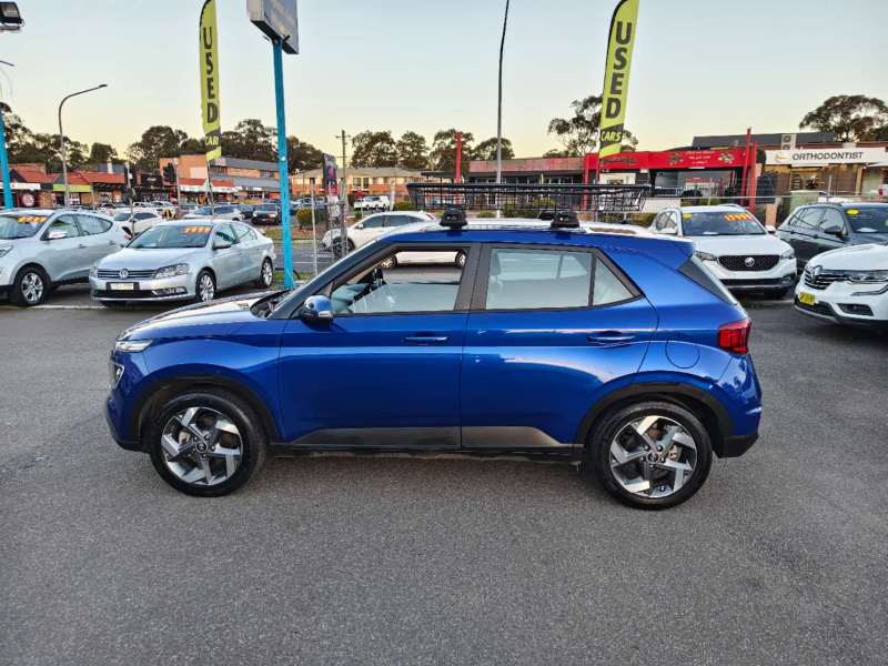 2022 HYUNDAI VENUE ACTIVE, One owner, Under new car warranty, $ 15999