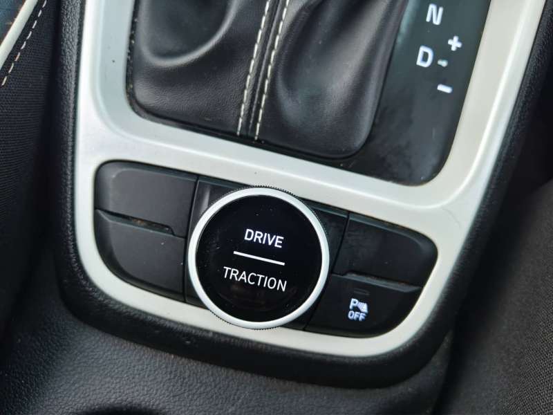 2022 HYUNDAI VENUE ACTIVE, One owner, Under new car warranty, $ 14999
