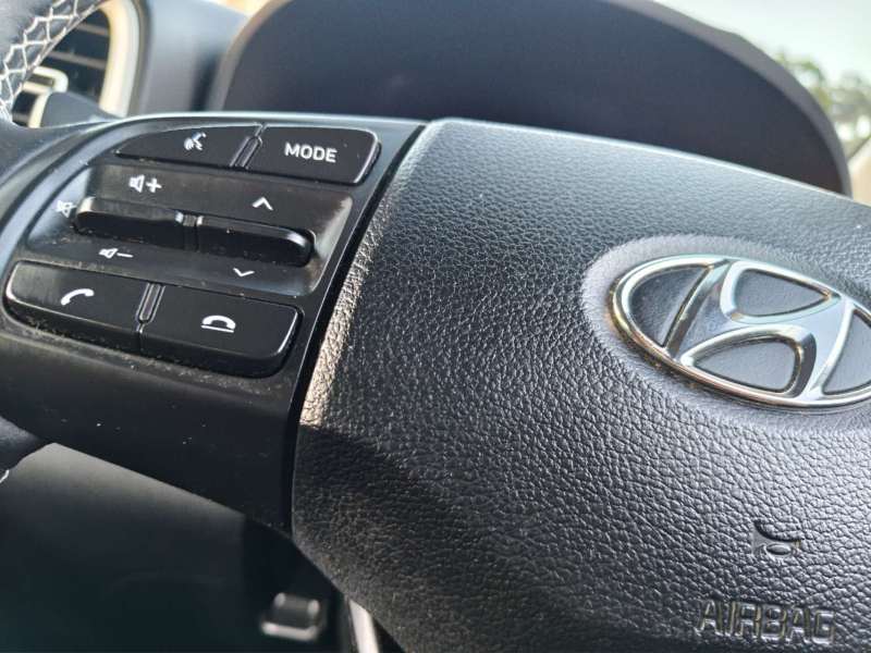 2022 HYUNDAI VENUE ACTIVE, One owner, Under new car warranty, $ 15999