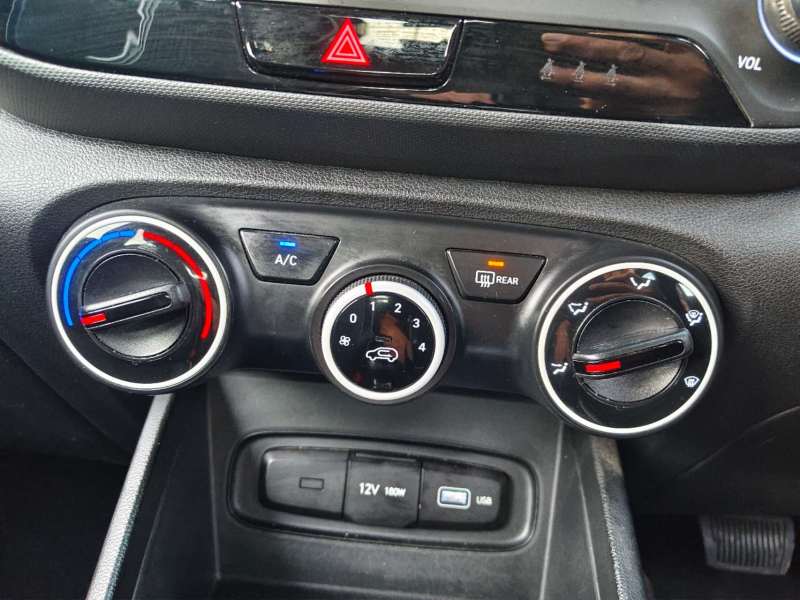 2022 HYUNDAI VENUE ACTIVE, One owner, Under new car warranty, $ 14999
