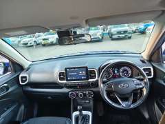 2022 HYUNDAI VENUE ACTIVE, One owner, Under new car warranty, $ 15999