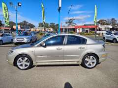 2005 MAZDA MAZDA3 SP23, auto, low kilometers, $ 5999 Cheap sporty looking car.