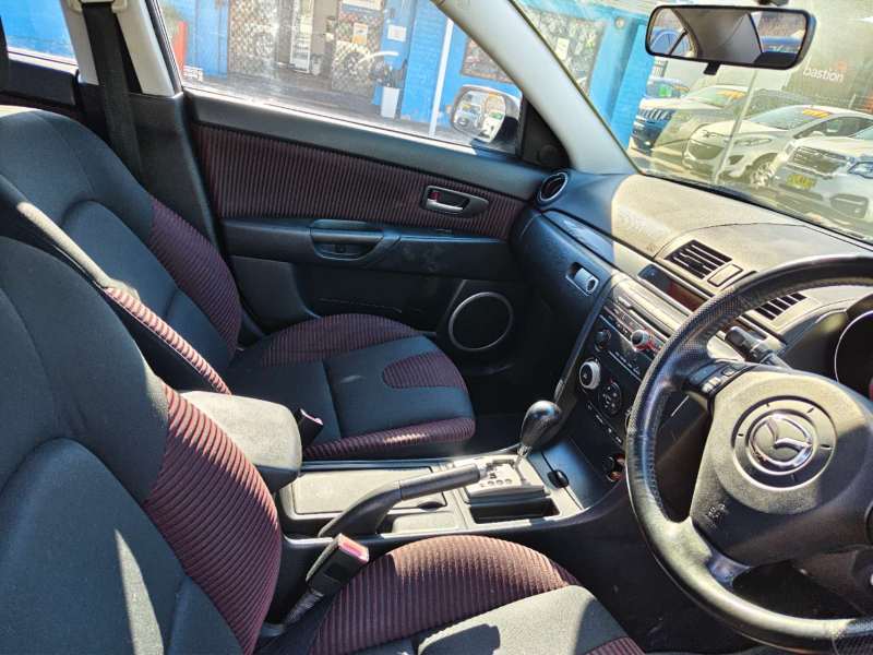 2005 MAZDA MAZDA3 SP23, auto, low kilometers, $ 5999 Cheap sporty looking car.