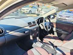 2005 MAZDA MAZDA3 SP23, auto, low kilometers, $ 5999 Cheap sporty looking car.