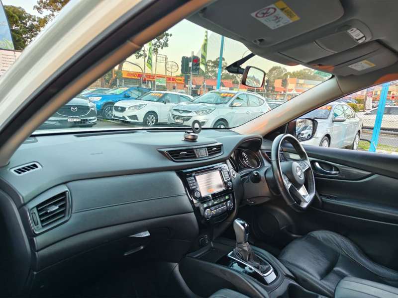 2017 NISSAN X-TRAIL ST-L , Only 85915km, $ 14999 Nice city suv.