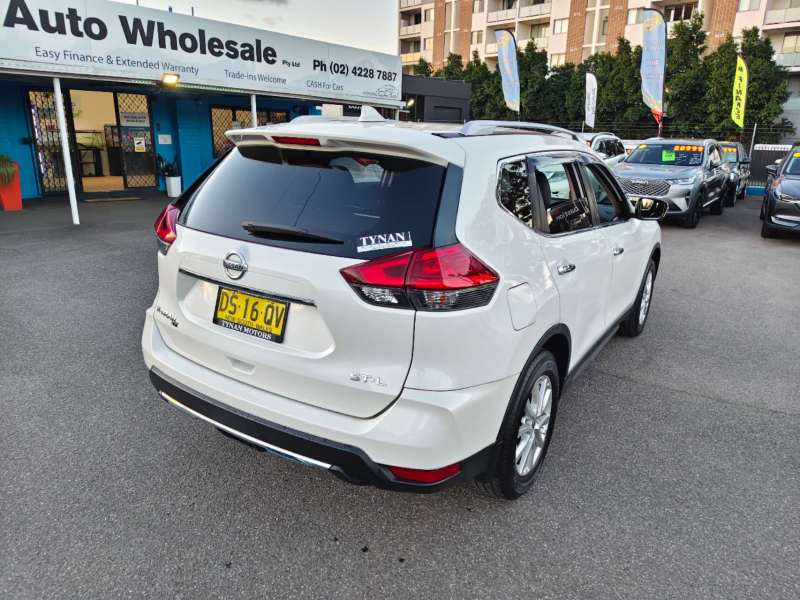 2017 NISSAN X-TRAIL ST-L , Only 85915km, $ 14999 Nice city suv.