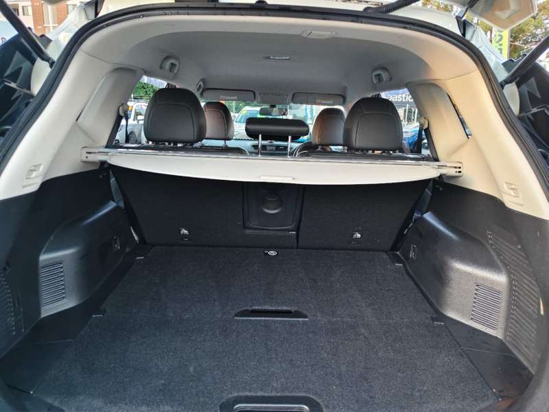 2017 NISSAN X-TRAIL ST-L , Only 85915km, $ 14999 Nice city suv.