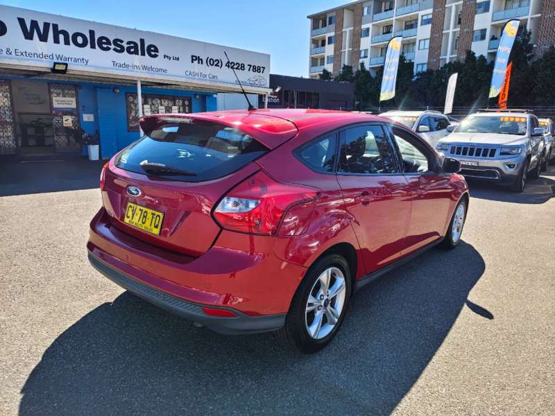 2014 FORD FOCUS TREND, low kilometers, sporty looking, $ 6999 Cheap reliable 1st car.