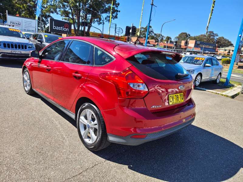 2014 FORD FOCUS TREND, low kilometers, sporty looking, $ 6999 Cheap reliable 1st car.