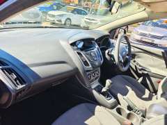2014 FORD FOCUS TREND, low kilometers, sporty looking, $ 6999 Cheap reliable 1st car.