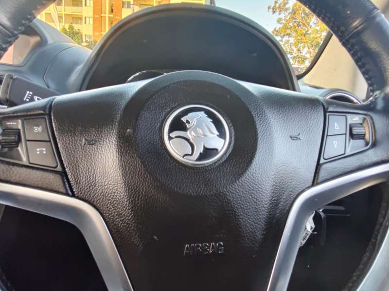 2015 HOLDEN CAPTIVA 5 LT , auto, low kilometers, $ 6999 Great city suv.