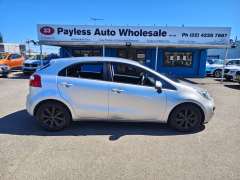2014 KIA RIO S, auto, low kilometers, $ 7999 Cheap reliable 1st car.