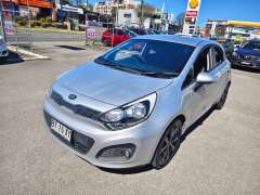 2014 KIA RIO S, auto, low kilometers, $ 7999 Cheap reliable 1st car.