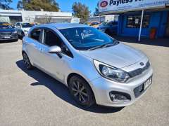 2014 KIA RIO S, auto, low kilometers, $ 7999 Cheap reliable 1st car.