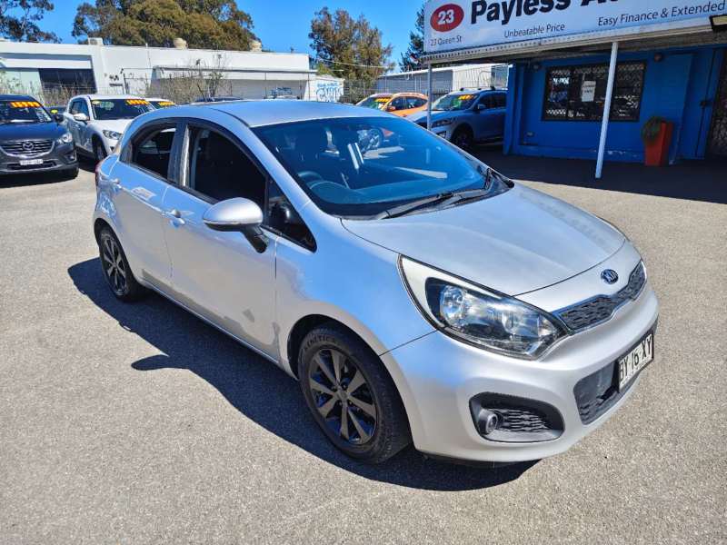 2014 KIA RIO S, auto, low kilometers, $ 7999 Cheap reliable 1st car.