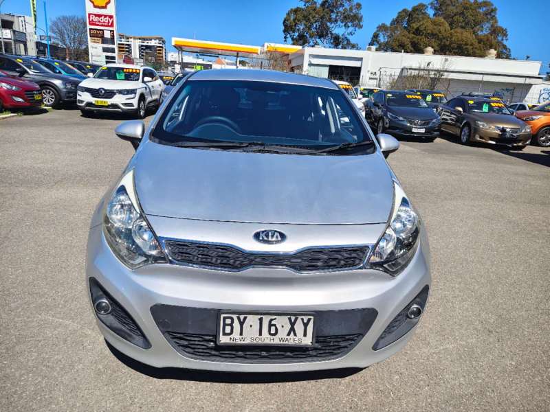2014 KIA RIO S, auto, low kilometers, $ 7999 Cheap reliable 1st car.