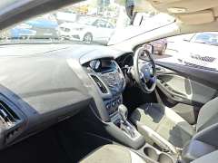 2013 FORD FOCUS AMBIENTE, auto, low kilometers, $ 6999 Cheap reliable 1st car.