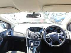 2013 FORD FOCUS AMBIENTE, auto, low kilometers, $ 6999 Cheap reliable 1st car.