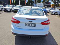2013 FORD FOCUS AMBIENTE, auto, low kilometers, $ 6999 Cheap reliable 1st car.