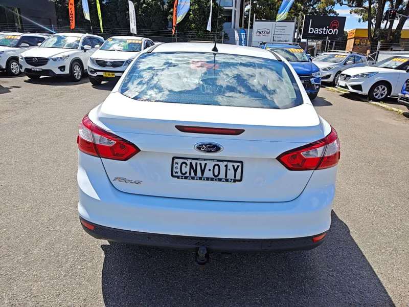 2013 FORD FOCUS AMBIENTE, auto, low kilometers, $ 6999 Cheap reliable 1st car.