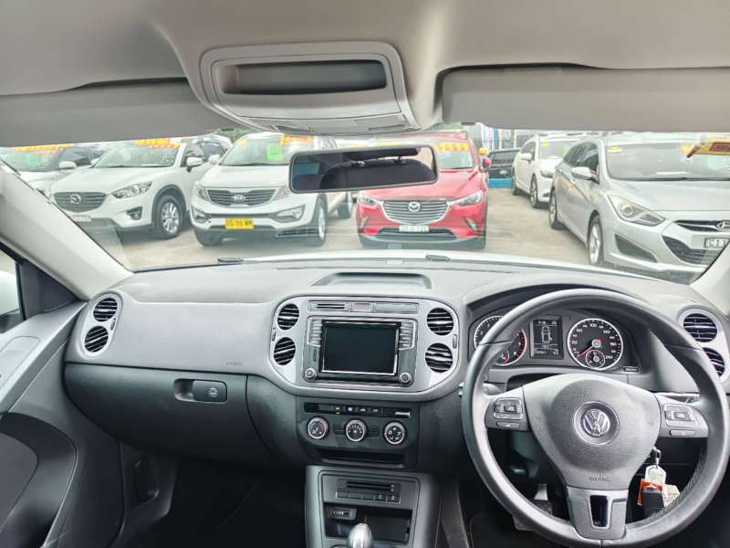 2015 VOLKSWAGEN TIGUAN 118 TSI , auto, low kilometers, $ 9999 Great city suv.