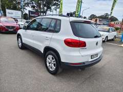 2015 VOLKSWAGEN TIGUAN 118 TSI , auto, low kilometers, $ 9999 Great city suv.