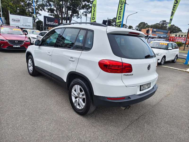 2015 VOLKSWAGEN TIGUAN 118 TSI , auto, low kilometers, $ 9999 Great city suv.