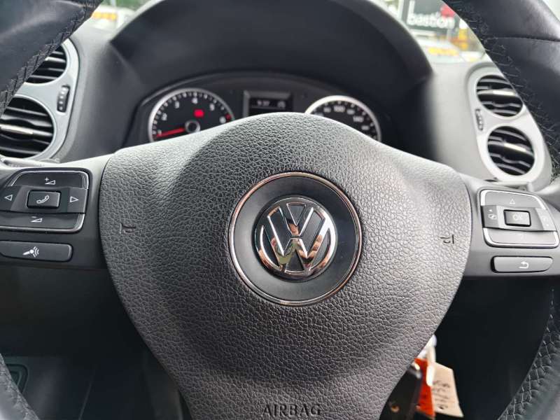 2015 VOLKSWAGEN TIGUAN 118 TSI , auto, low kilometers, $ 9999 Great city suv.