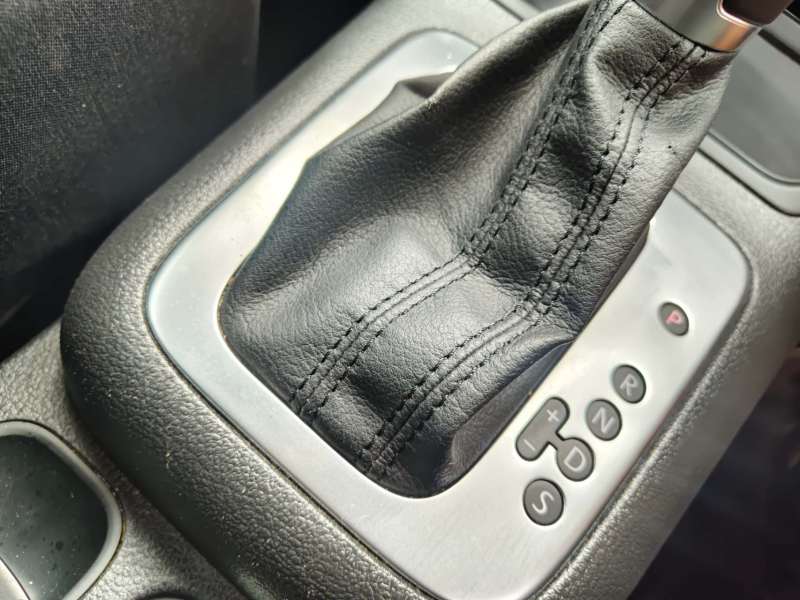 2015 VOLKSWAGEN TIGUAN 118 TSI , auto, low kilometers, $ 9999 Great city suv.