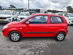 2009 HYUNDAI GETZ SX, manual, low kilometers, $ 4750 Great 1st car.