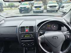 2009 HYUNDAI GETZ SX, manual, low kilometers, $ 4750 Great 1st car.
