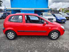 2009 HYUNDAI GETZ SX, manual, low kilometers, $ 4750 Great 1st car.