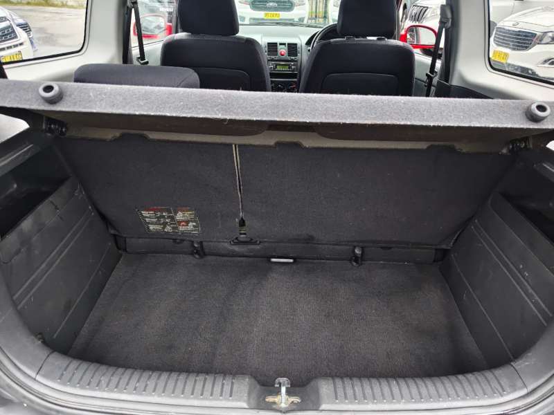 2009 HYUNDAI GETZ SX, manual, low kilometers, $ 4750 Great 1st car.