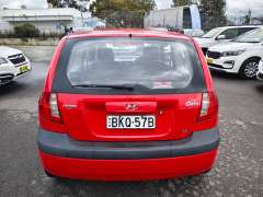 2009 HYUNDAI GETZ SX, manual, low kilometers, $ 4750 Great 1st car.