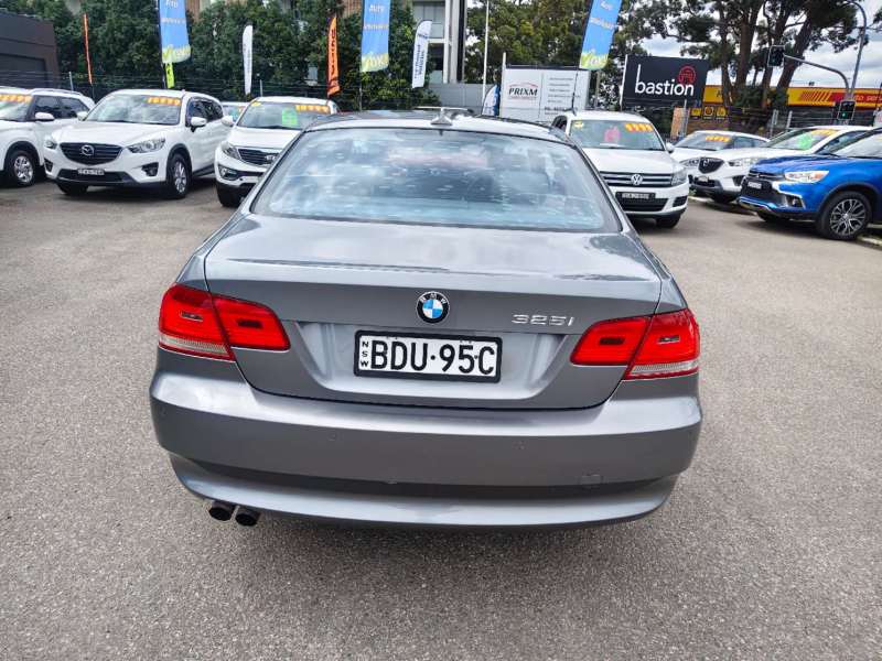 2007 BMW 3 25i, auto, low kilometers, well maintained, $ 8999 Good for collection!