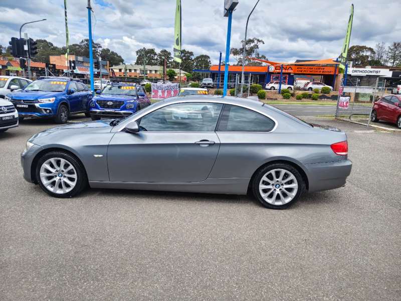 2007 BMW 3 25i, auto, low kilometers, well maintained, $ 8999 Good for collection!
