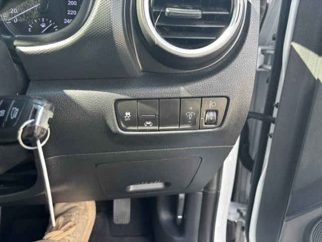 2020 HYUNDAI KONA GO, auto, low kilometers, well maintained, $ 18999 On special.