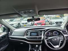 2017 TOYOTA KLUGER GX (4x4), 7seats, low kilometers, $24999 Nice family suv.