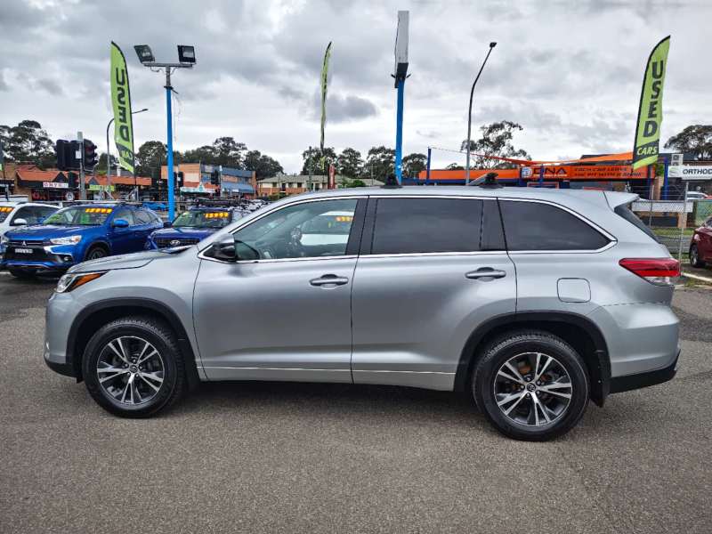 2017 TOYOTA KLUGER GX (4x4), 7seats, low kilometers, $24999 Nice family suv.