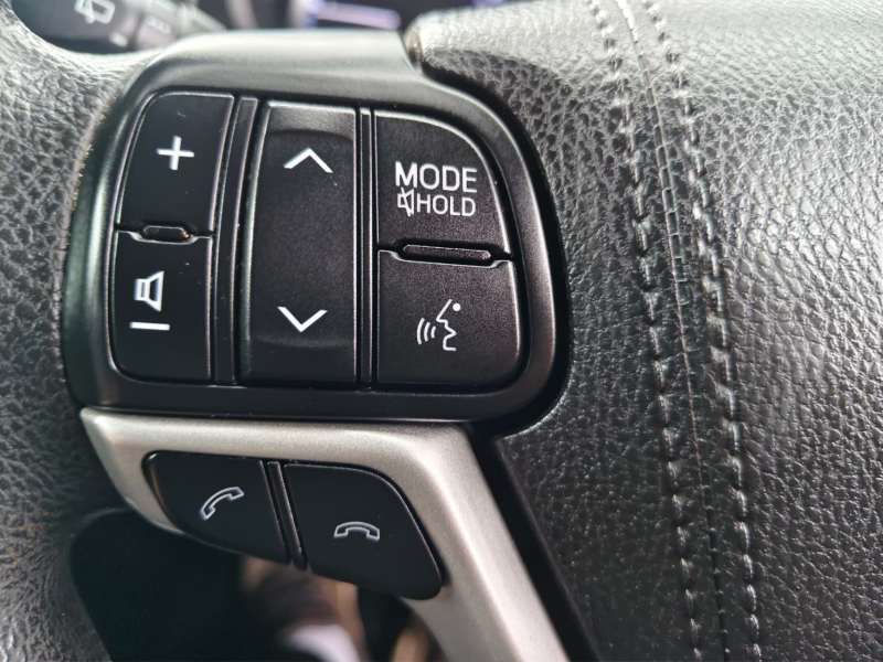 2017 TOYOTA KLUGER GX (4x4), 7seats, low kilometers, $24999 Nice family suv.
