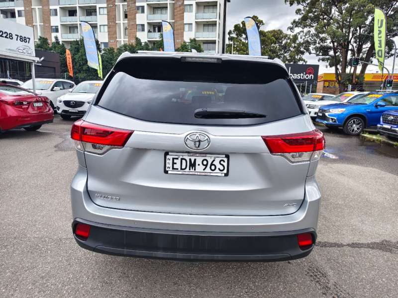 2017 TOYOTA KLUGER GX (4x4), 7seats, low kilometers, $24999 Nice family suv.