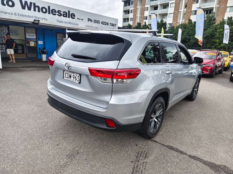 2017 TOYOTA KLUGER GX (4x4), 7seats, low kilometers, $24999 Nice family suv.