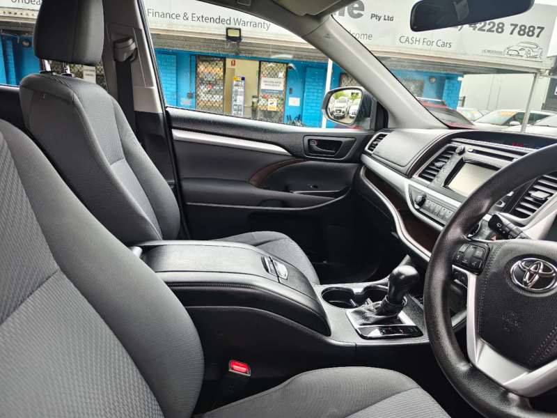 2017 TOYOTA KLUGER GX (4x4), 7seats, low kilometers, $24999 Nice family suv.
