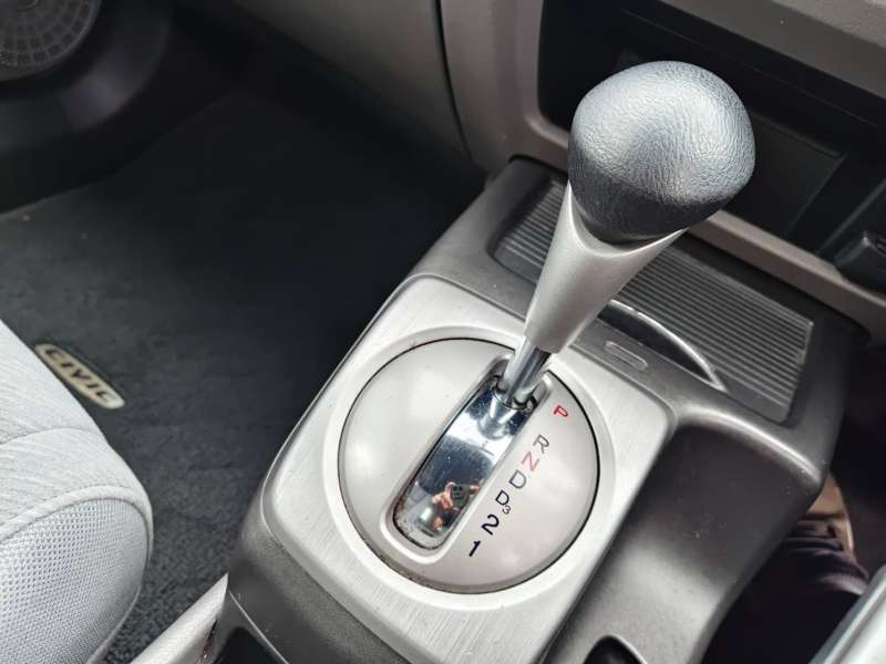 2010 HONDA CIVIC VTi, Limited Edition, auto, low kilometers, $ 7999 Great 1st car.