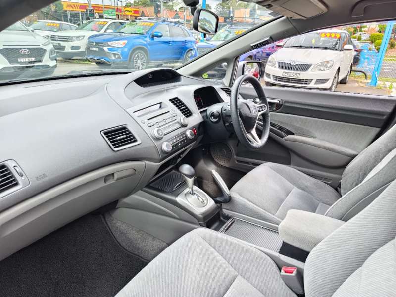 2010 HONDA CIVIC VTi, Limited Edition, auto, low kilometers, $ 7999 Great 1st car.
