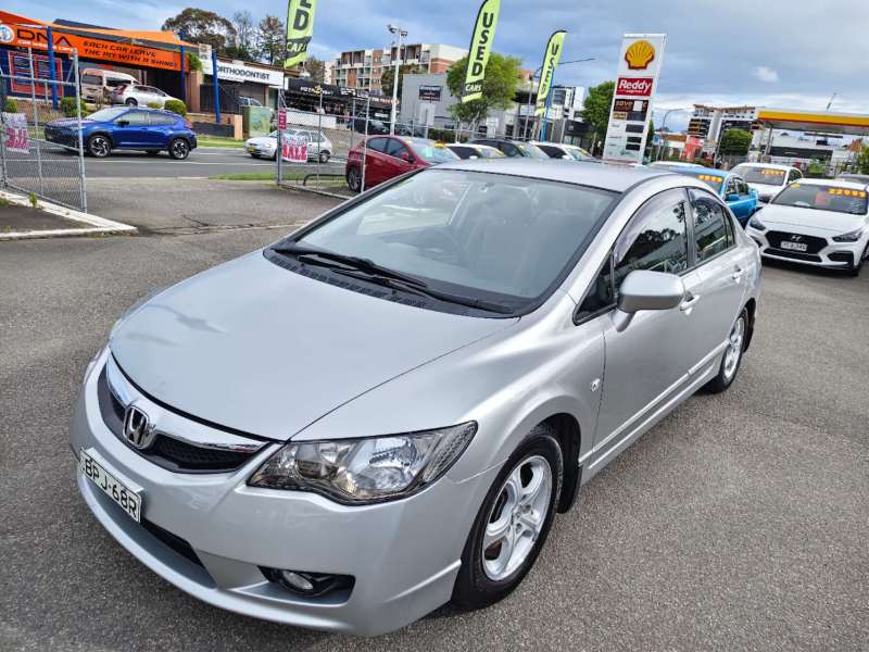 2010 HONDA CIVIC VTi, Limited Edition, auto, low kilometers, $ 7999 Great 1st car.